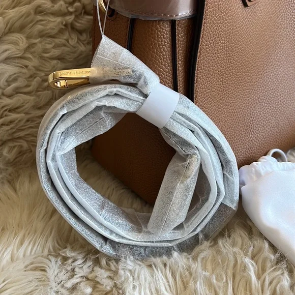 NWT Michael Kors Mercer Brown Pebbled Leather Satchel / Tote - Picture 4 of 11